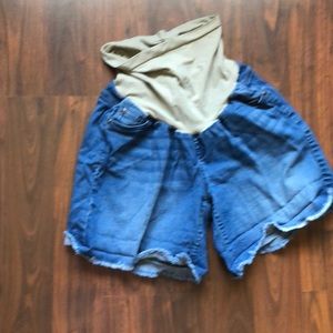 Maternity shorts